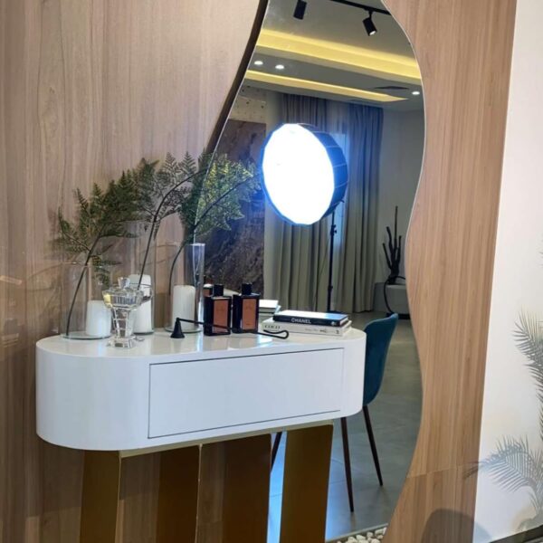 Custom Glass Cutting Service by Glass Supplier in Kuwait